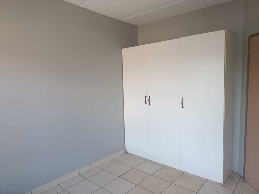 1 Bedroom Property for Sale in Vanderbijlpark CW 5 Gauteng