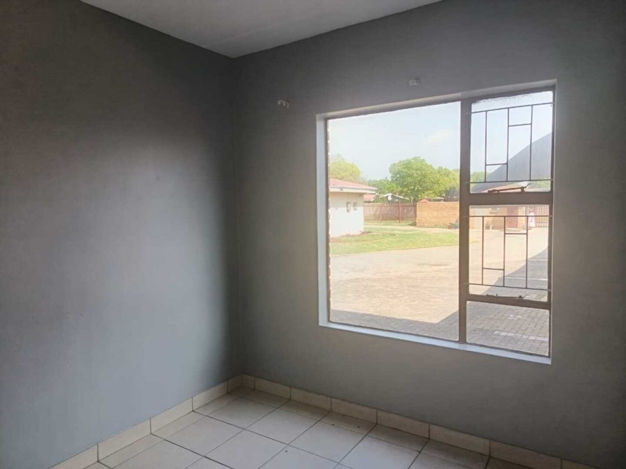 1 Bedroom Property for Sale in Vanderbijlpark CW 5 Gauteng