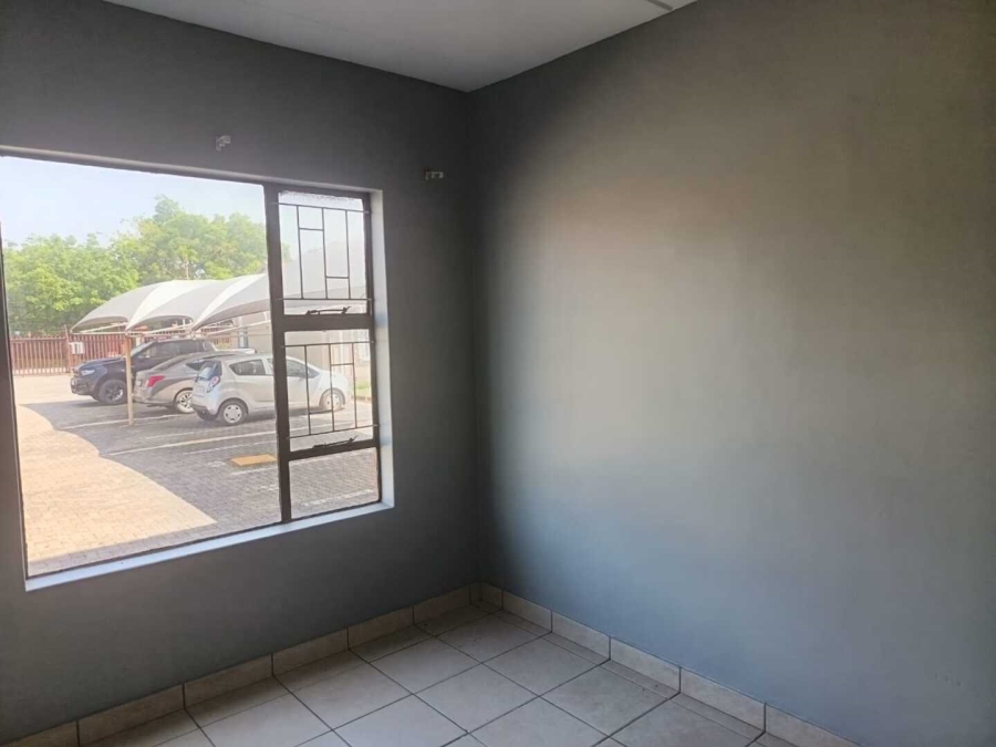 1 Bedroom Property for Sale in Vanderbijlpark CW 5 Gauteng