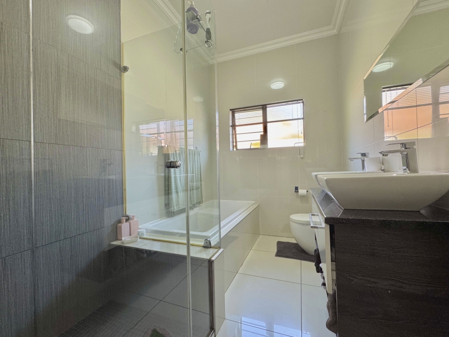 3 Bedroom Property for Sale in Bartlett Gauteng