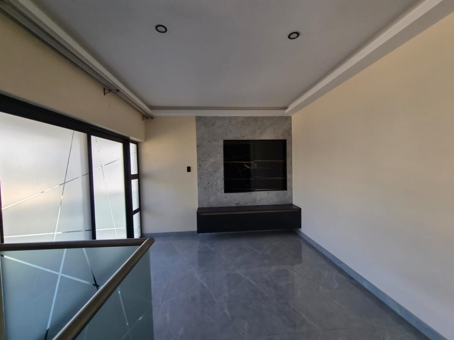 To Let 3 Bedroom Property for Rent in Ferndale Gauteng