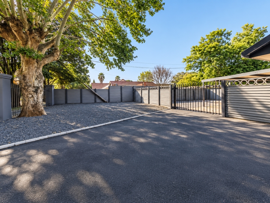 4 Bedroom Property for Sale in Risiville Gauteng