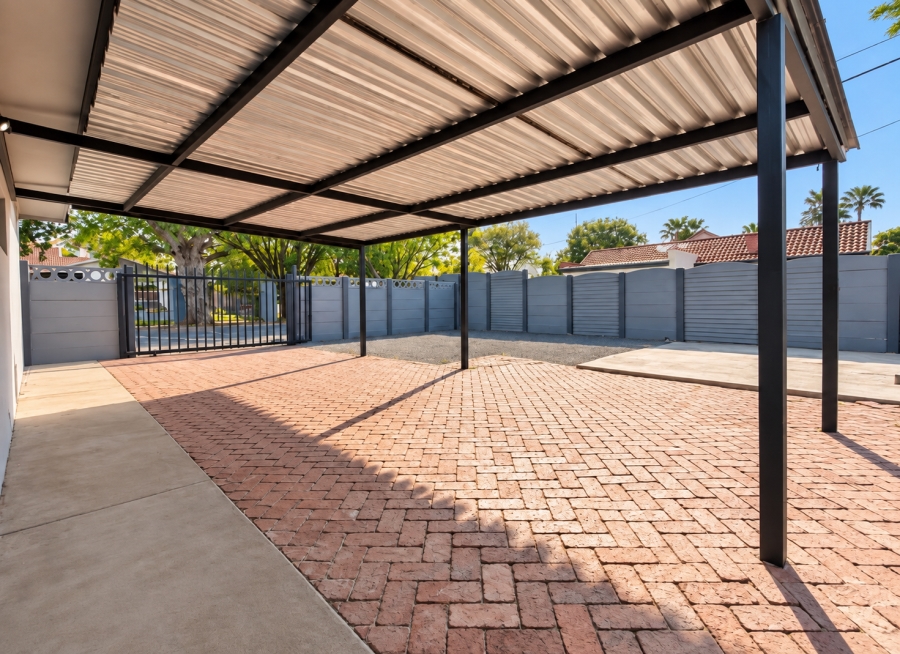 4 Bedroom Property for Sale in Risiville Gauteng