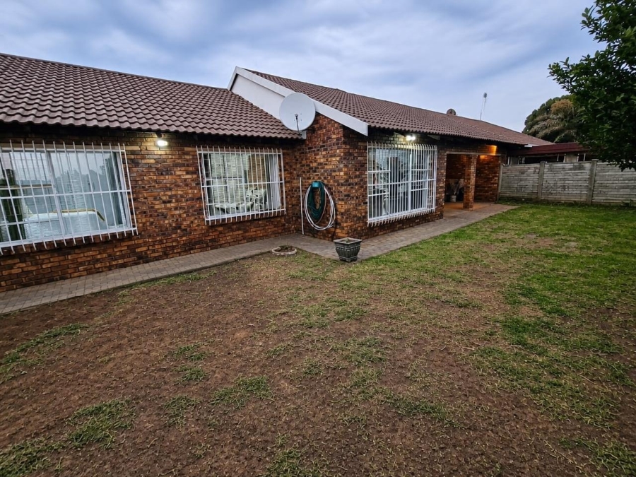 2 Bedroom Property for Sale in Waldrift Gauteng