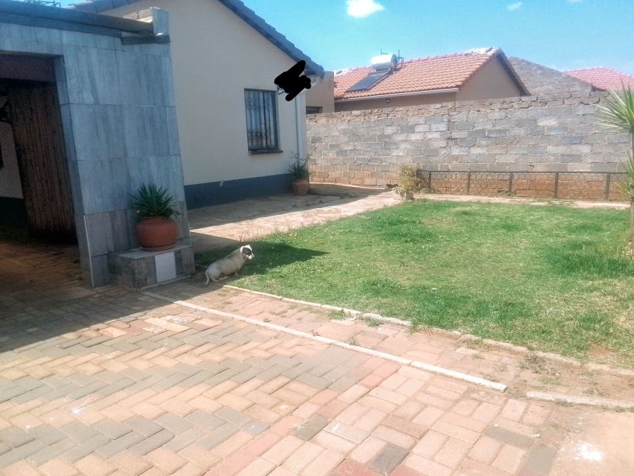 3 Bedroom Property for Sale in Protea Glen Gauteng