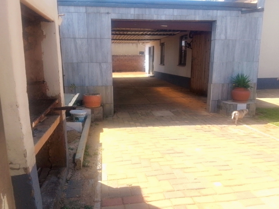 3 Bedroom Property for Sale in Protea Glen Gauteng
