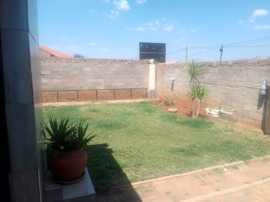 3 Bedroom Property for Sale in Protea Glen Gauteng