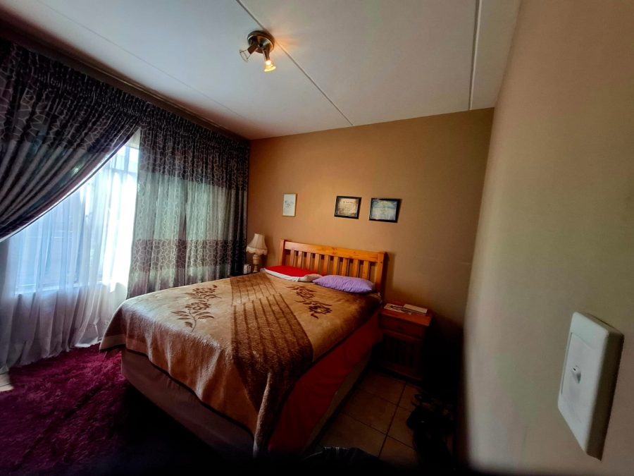 2 Bedroom Property for Sale in Sonneveld Gauteng