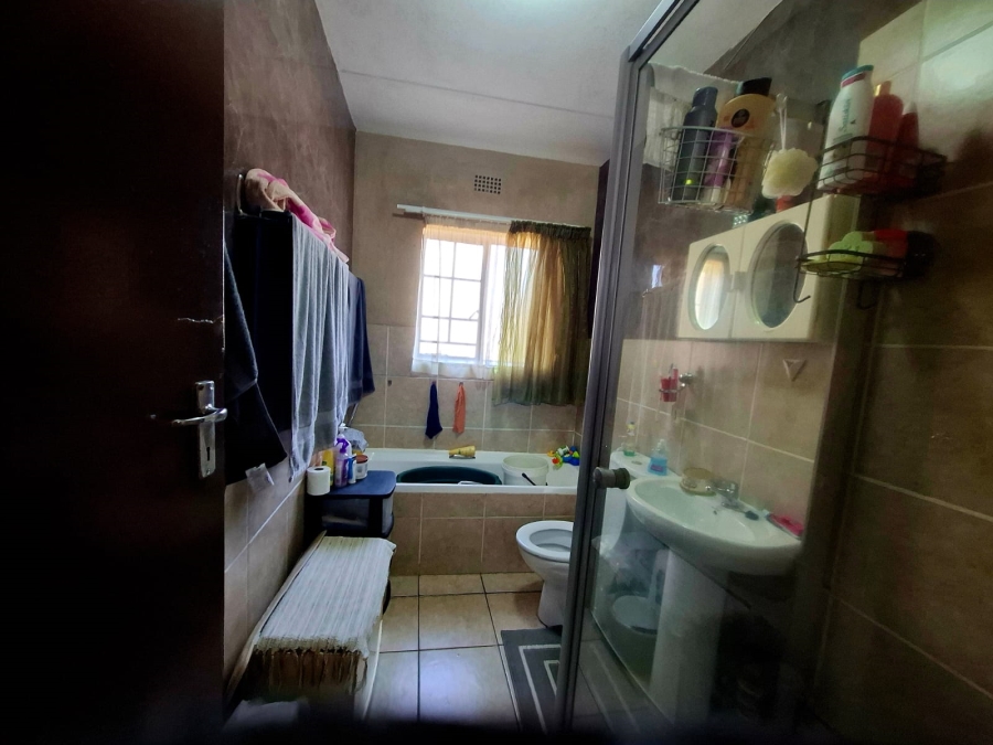 2 Bedroom Property for Sale in Sonneveld Gauteng