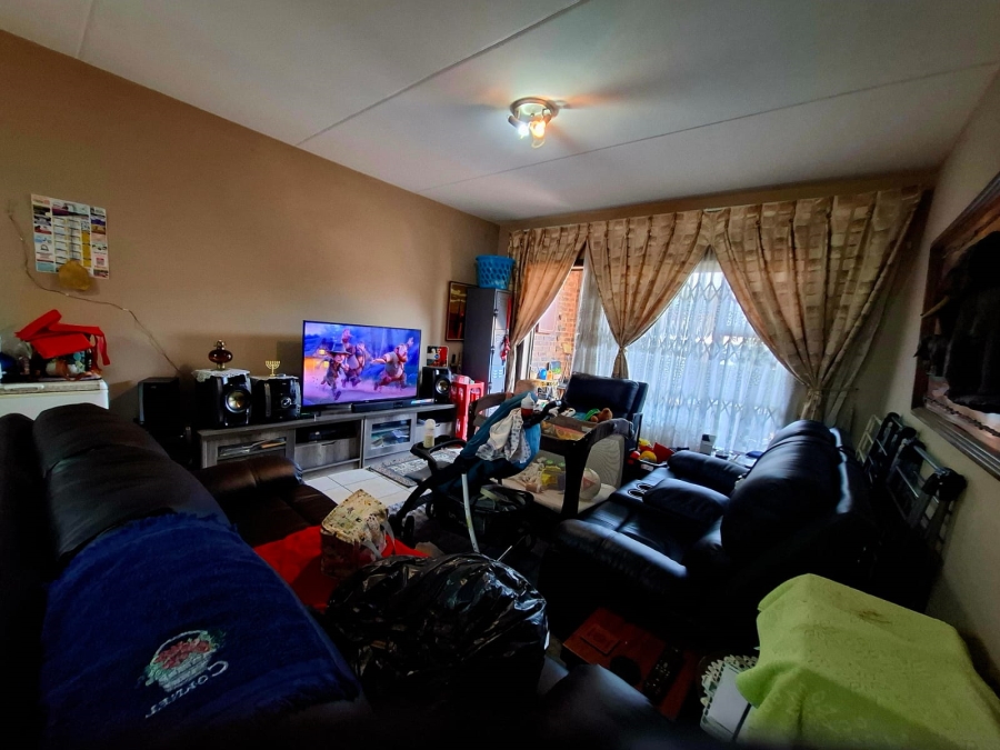 2 Bedroom Property for Sale in Sonneveld Gauteng