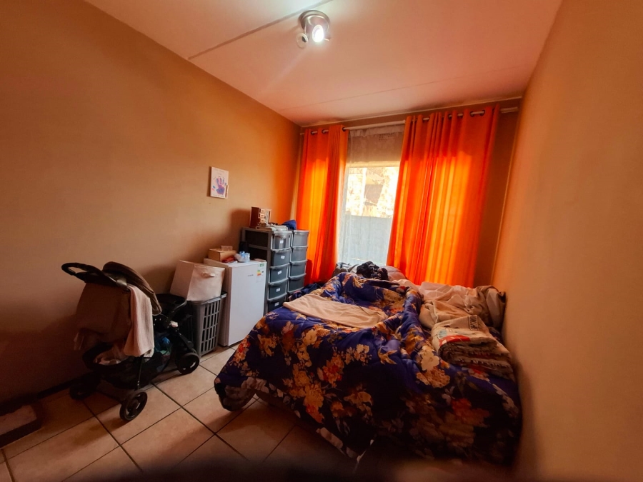 2 Bedroom Property for Sale in Sonneveld Gauteng