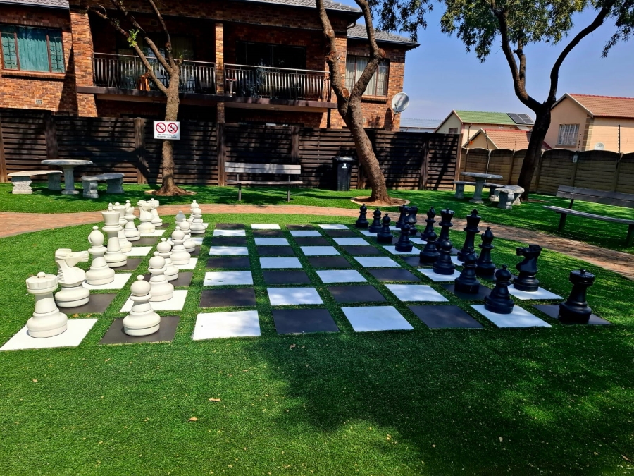 2 Bedroom Property for Sale in Sonneveld Gauteng