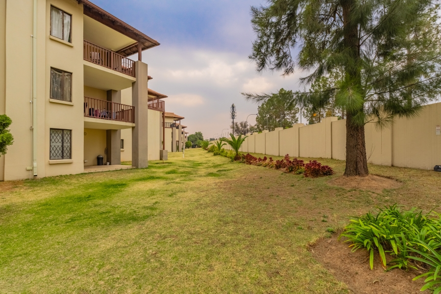 2 Bedroom Property for Sale in Broadacres Gauteng