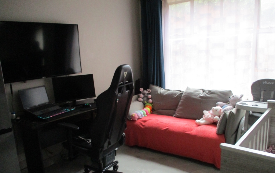 1 Bedroom Property for Sale in Helderkruin Gauteng