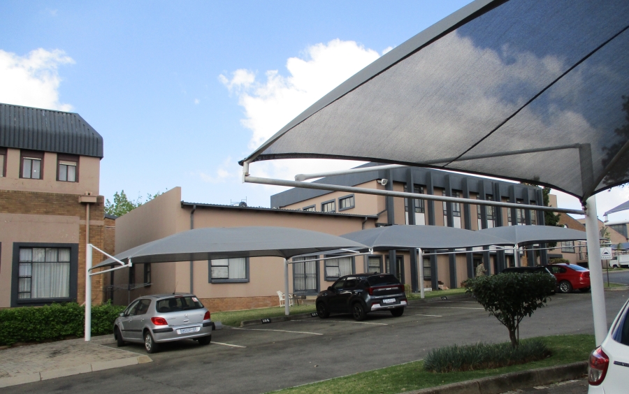 1 Bedroom Property for Sale in Helderkruin Gauteng