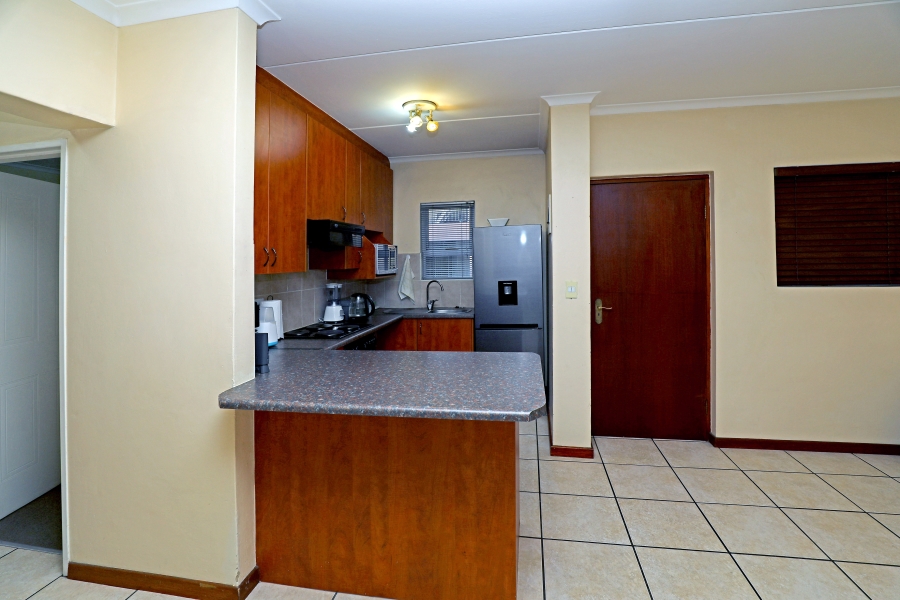 To Let 2 Bedroom Property for Rent in Sunninghill Gauteng