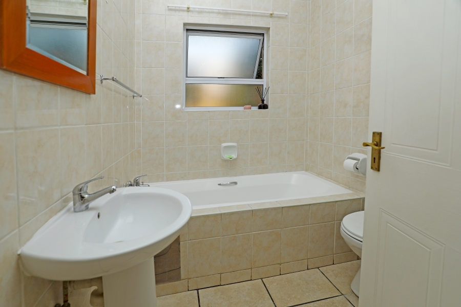 To Let 2 Bedroom Property for Rent in Sunninghill Gauteng