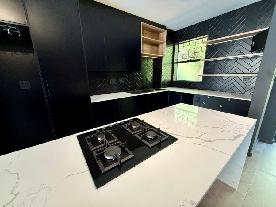 To Let 2 Bedroom Property for Rent in Illovo Gauteng