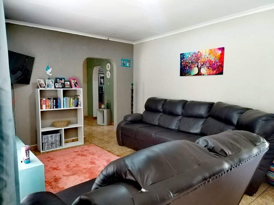 5 Bedroom Property for Sale in Brackendowns Gauteng