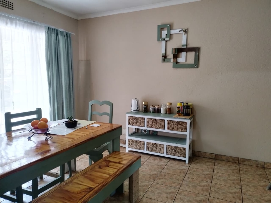 5 Bedroom Property for Sale in Brackendowns Gauteng