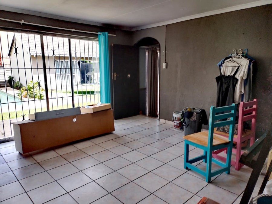 5 Bedroom Property for Sale in Brackendowns Gauteng