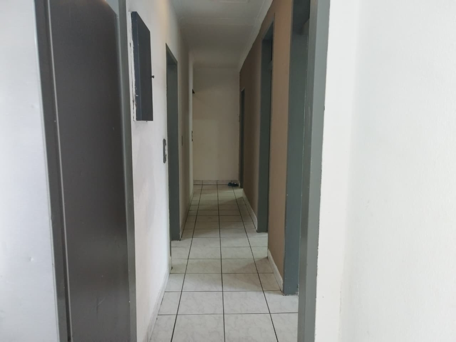 5 Bedroom Property for Sale in Brackendowns Gauteng