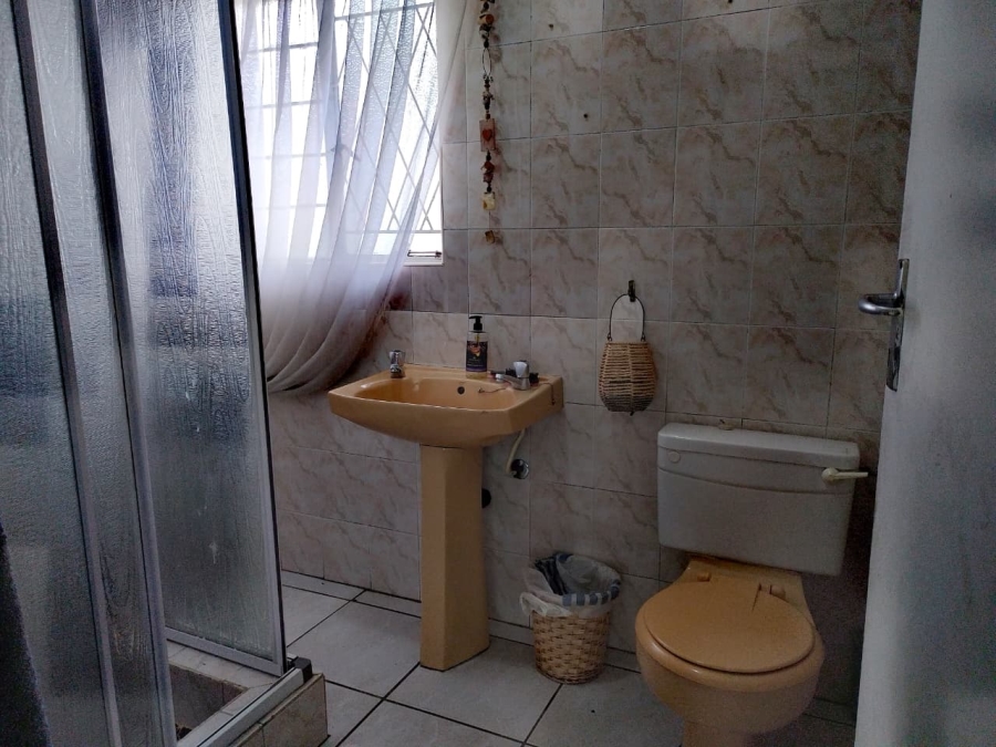 5 Bedroom Property for Sale in Brackendowns Gauteng