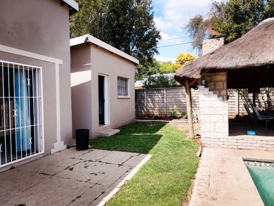5 Bedroom Property for Sale in Brackendowns Gauteng