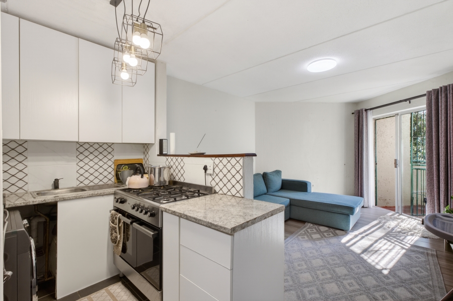1 Bedroom Property for Sale in Bryanston Gauteng
