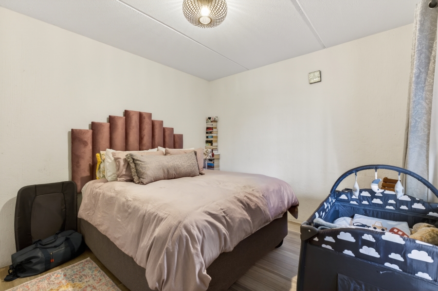 1 Bedroom Property for Sale in Bryanston Gauteng