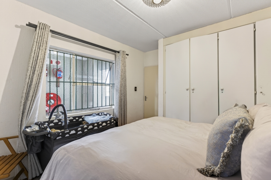 1 Bedroom Property for Sale in Bryanston Gauteng