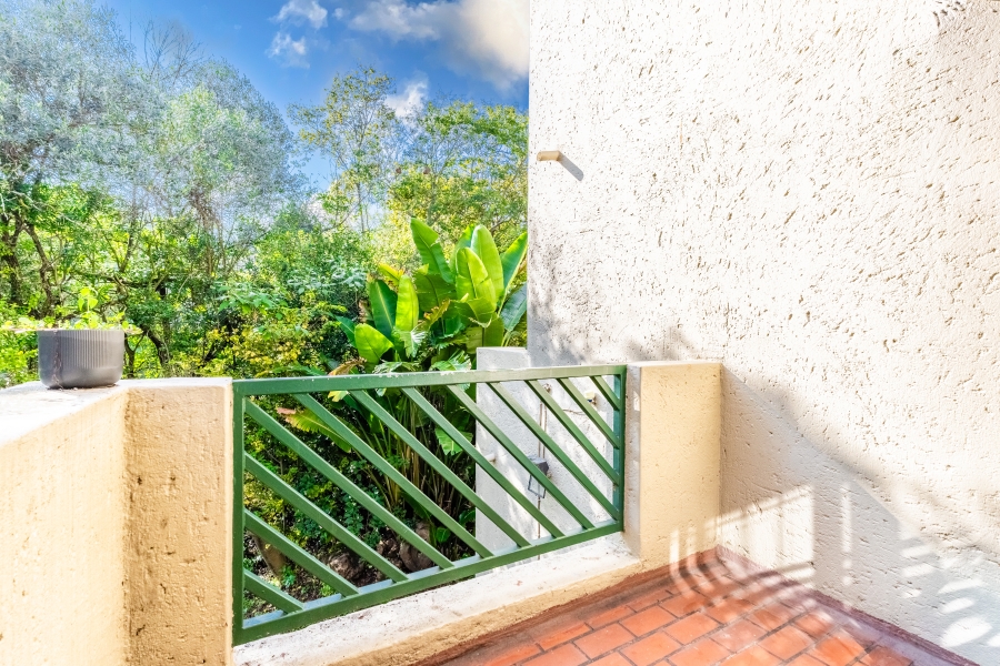 1 Bedroom Property for Sale in Bryanston Gauteng