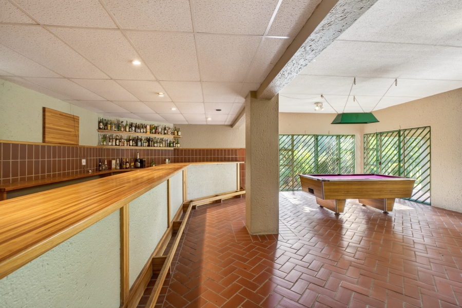 1 Bedroom Property for Sale in Bryanston Gauteng
