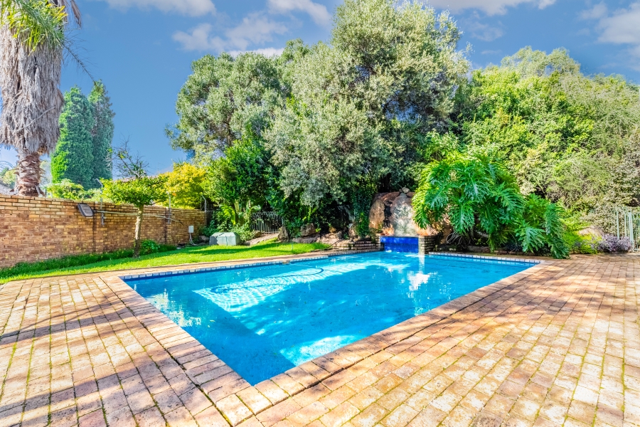 1 Bedroom Property for Sale in Bryanston Gauteng