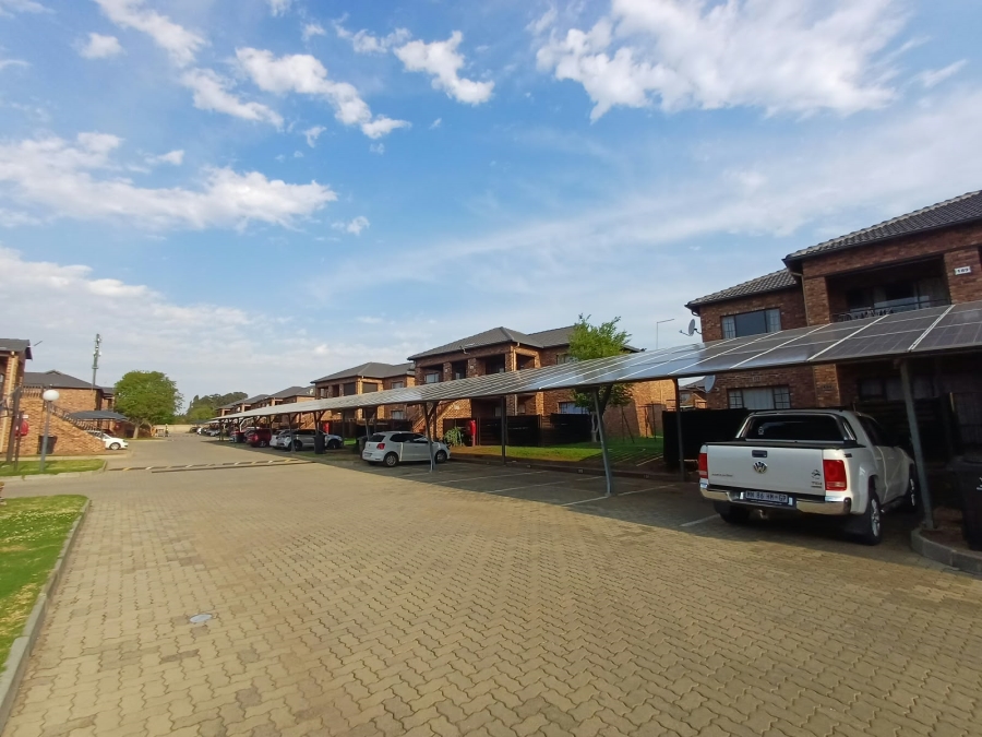 To Let 2 Bedroom Property for Rent in Sonneveld Gauteng