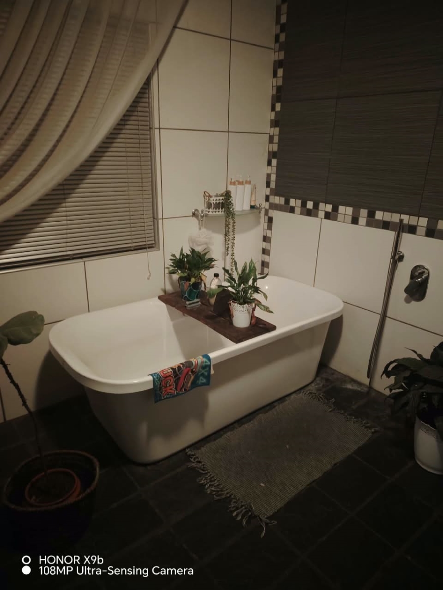 3 Bedroom Property for Sale in Vanderbijlpark SE 2 Gauteng