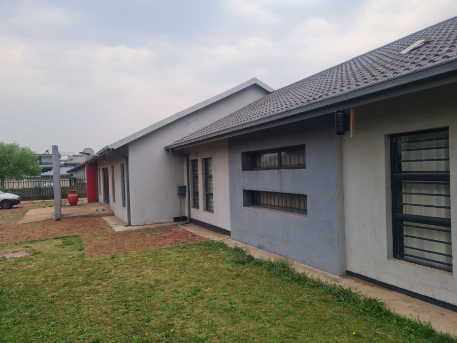 12 Bedroom Property for Sale in Bedworth Park Gauteng