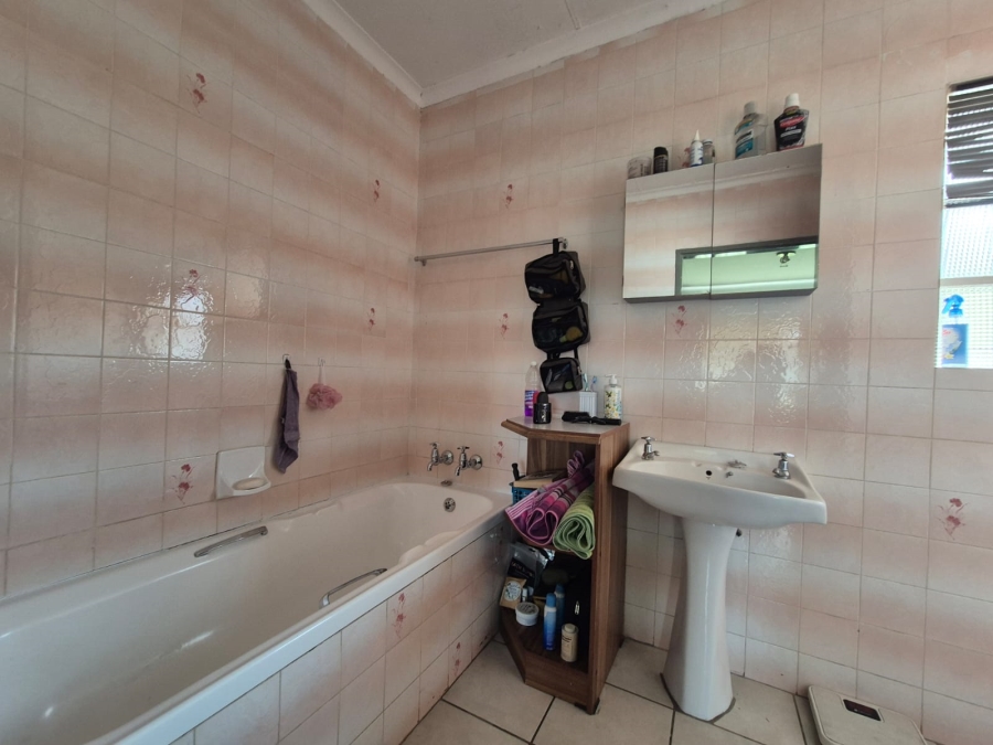 2 Bedroom Property for Sale in Vanderbijlpark SE 4 Gauteng