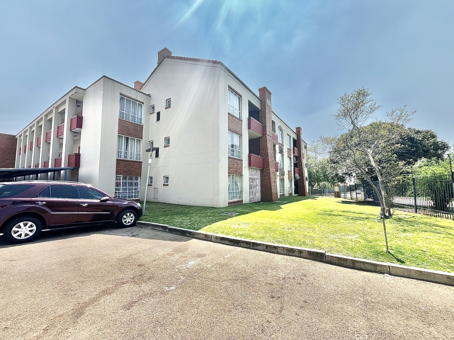 3 Bedroom Property for Sale in Waterkloof Glen Gauteng