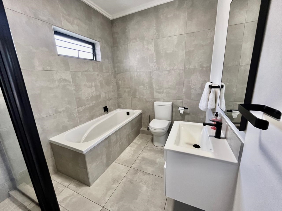 To Let 3 Bedroom Property for Rent in Chartwell Gauteng
