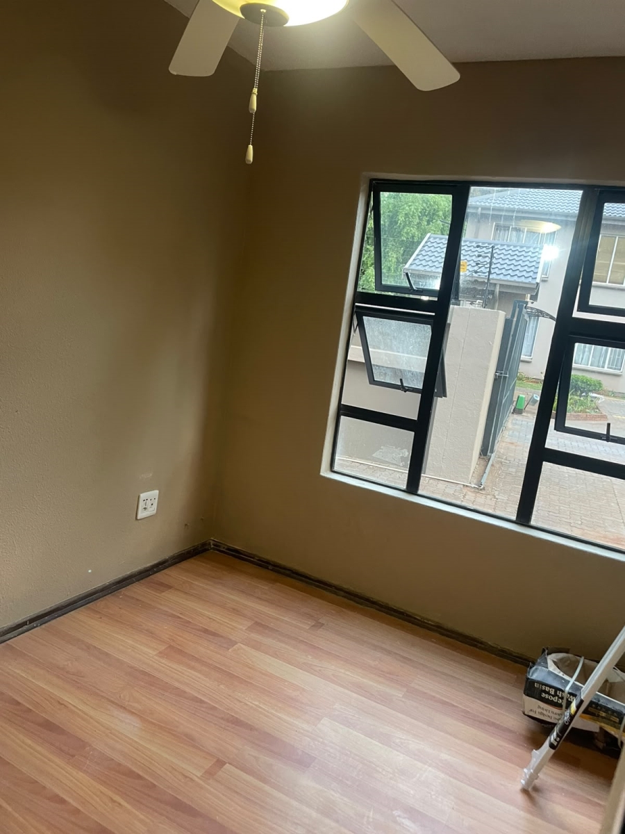 To Let 2 Bedroom Property for Rent in Lakefield Gauteng