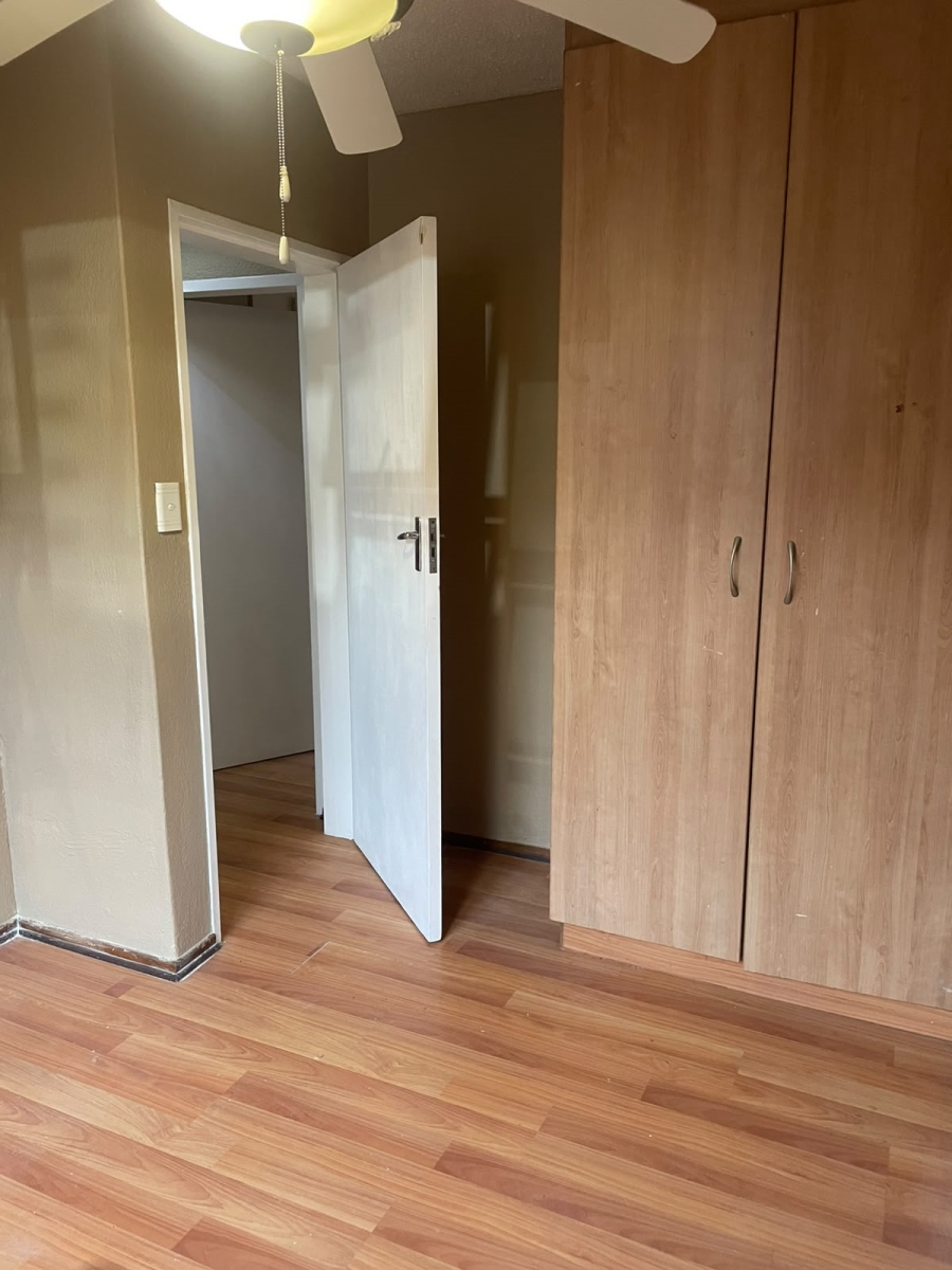 To Let 2 Bedroom Property for Rent in Lakefield Gauteng