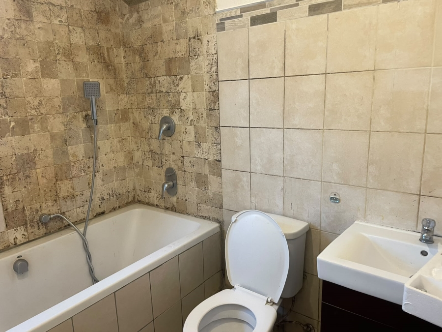 To Let 2 Bedroom Property for Rent in Lakefield Gauteng