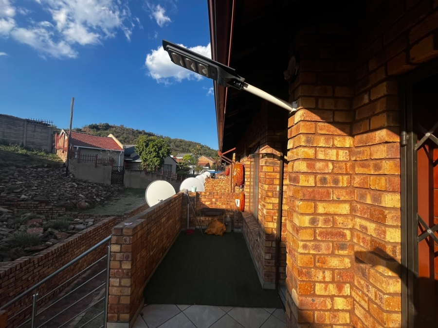 To Let 2 Bedroom Property for Rent in Danville Gauteng