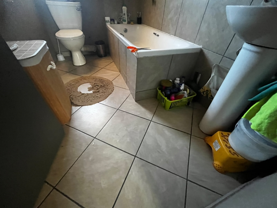 To Let 2 Bedroom Property for Rent in Danville Gauteng