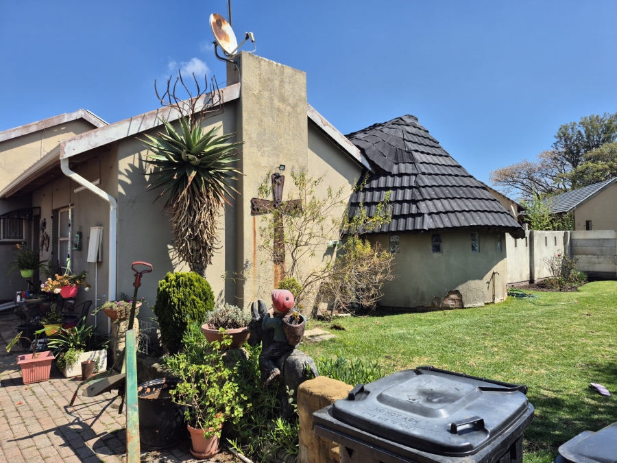 3 Bedroom Property for Sale in Selcourt Gauteng