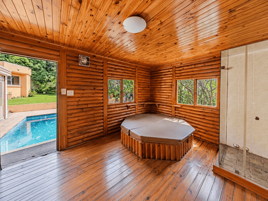 5 Bedroom Property for Sale in Moreleta Park Gauteng