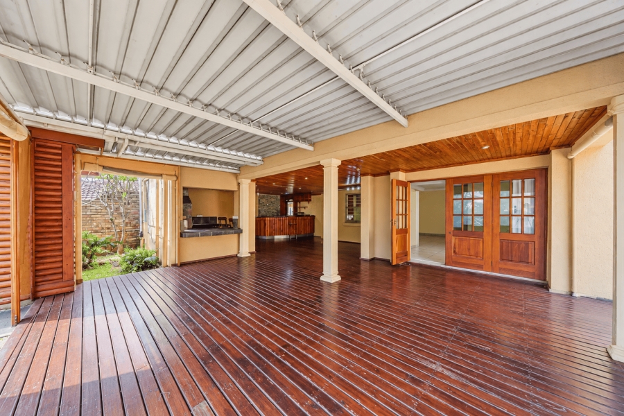 5 Bedroom Property for Sale in Moreleta Park Gauteng
