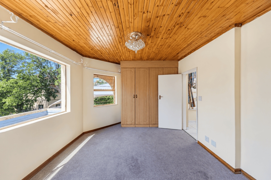 5 Bedroom Property for Sale in Moreleta Park Gauteng