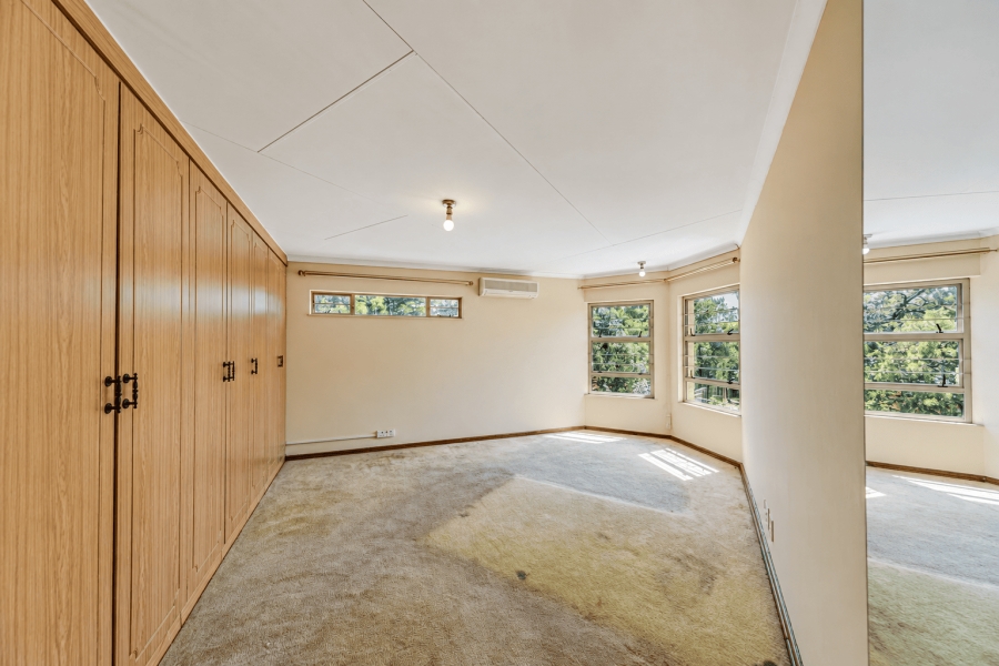 5 Bedroom Property for Sale in Moreleta Park Gauteng